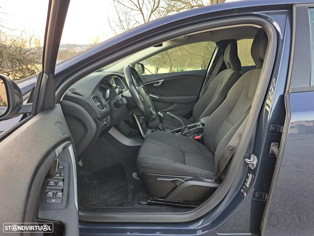 Volvo V40 D2 Kinetic - 13