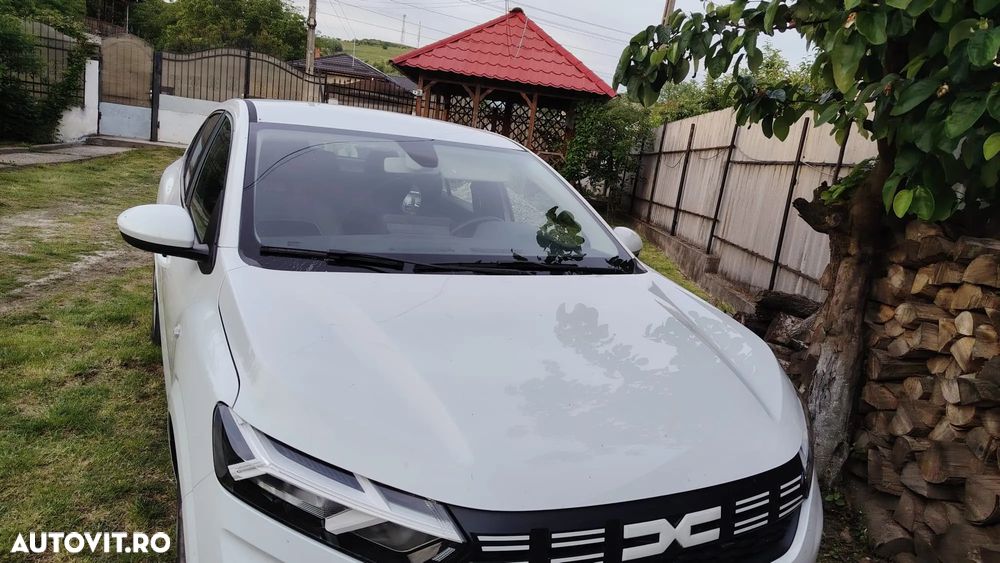 Dacia Logan TCe 90 Essential - 10