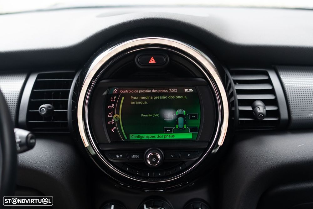 MINI 5 Portas Cooper Premium JCW Auto - 28