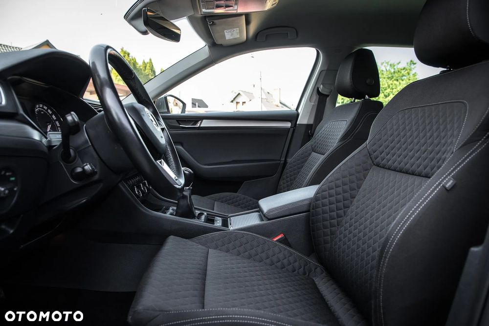 Skoda Superb 2.0 TDI Sportline - 16