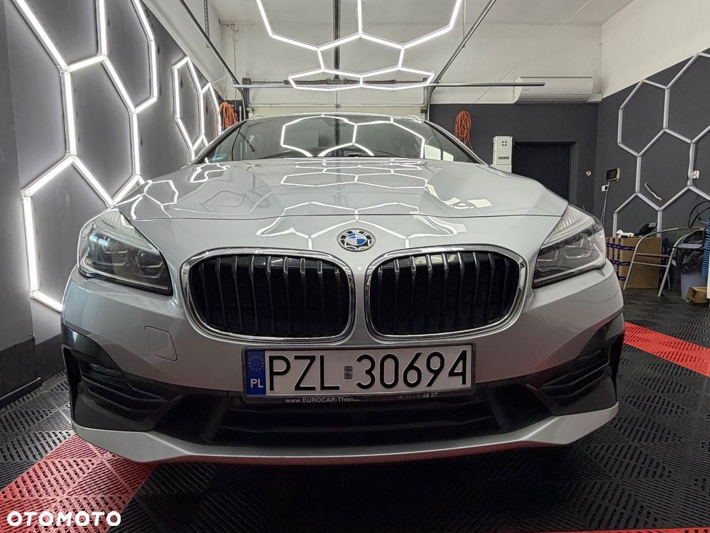 BMW Seria 2 220d xDrive Sport Line sport - 4
