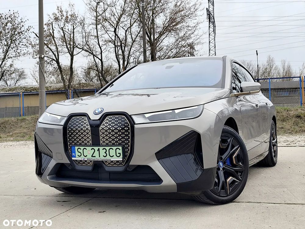 BMW iX xDrive40 76.6kWh Signature - 1