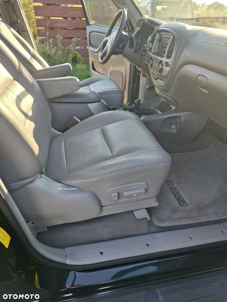 Toyota Sequoia - 39