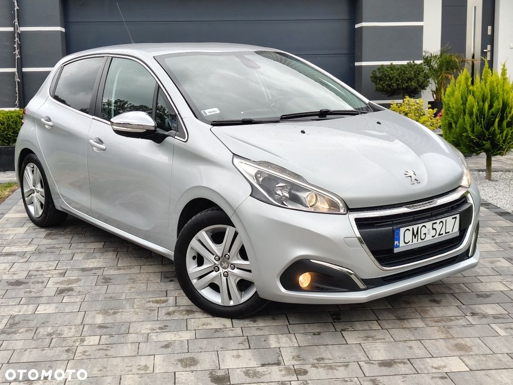 Peugeot 208 - 1
