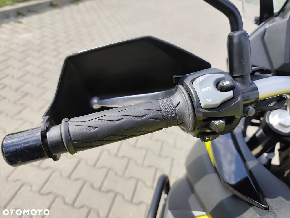 Suzuki V-STROM - 17