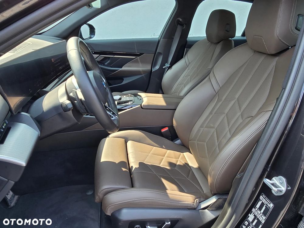 BMW Seria 5 520d xDrive - 7