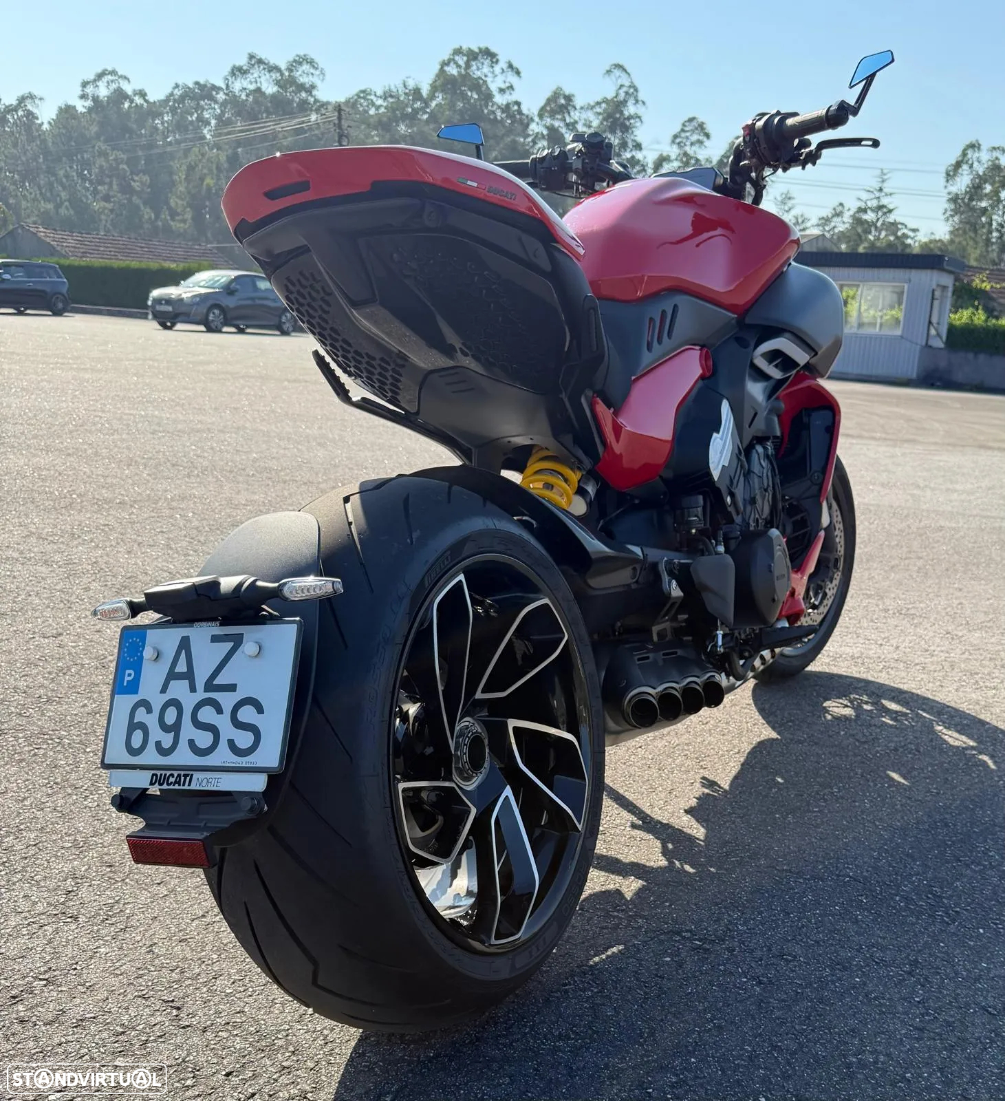 Ducati Diavel V4 RED - 2