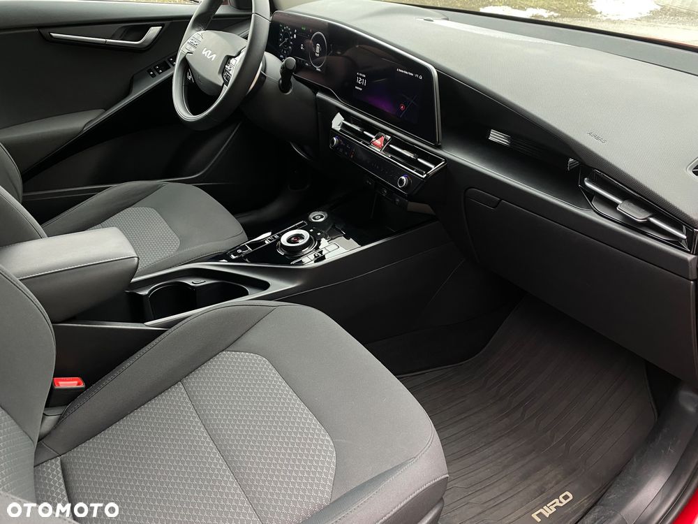 Kia Niro 64kWh M - 12