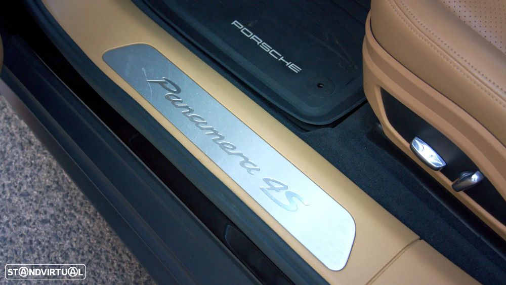 Porsche Panamera 4 S - 29