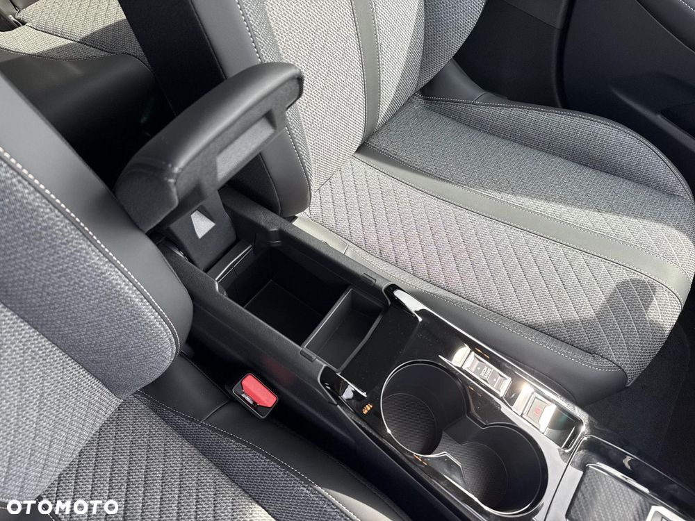 Peugeot 208 - 22