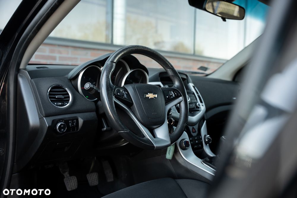 Chevrolet Cruze - 22