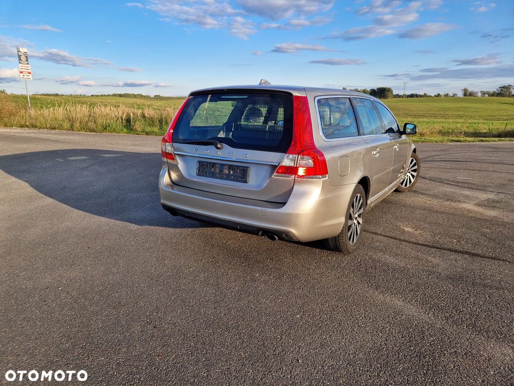 Volvo V70 D4 Momentum - 8