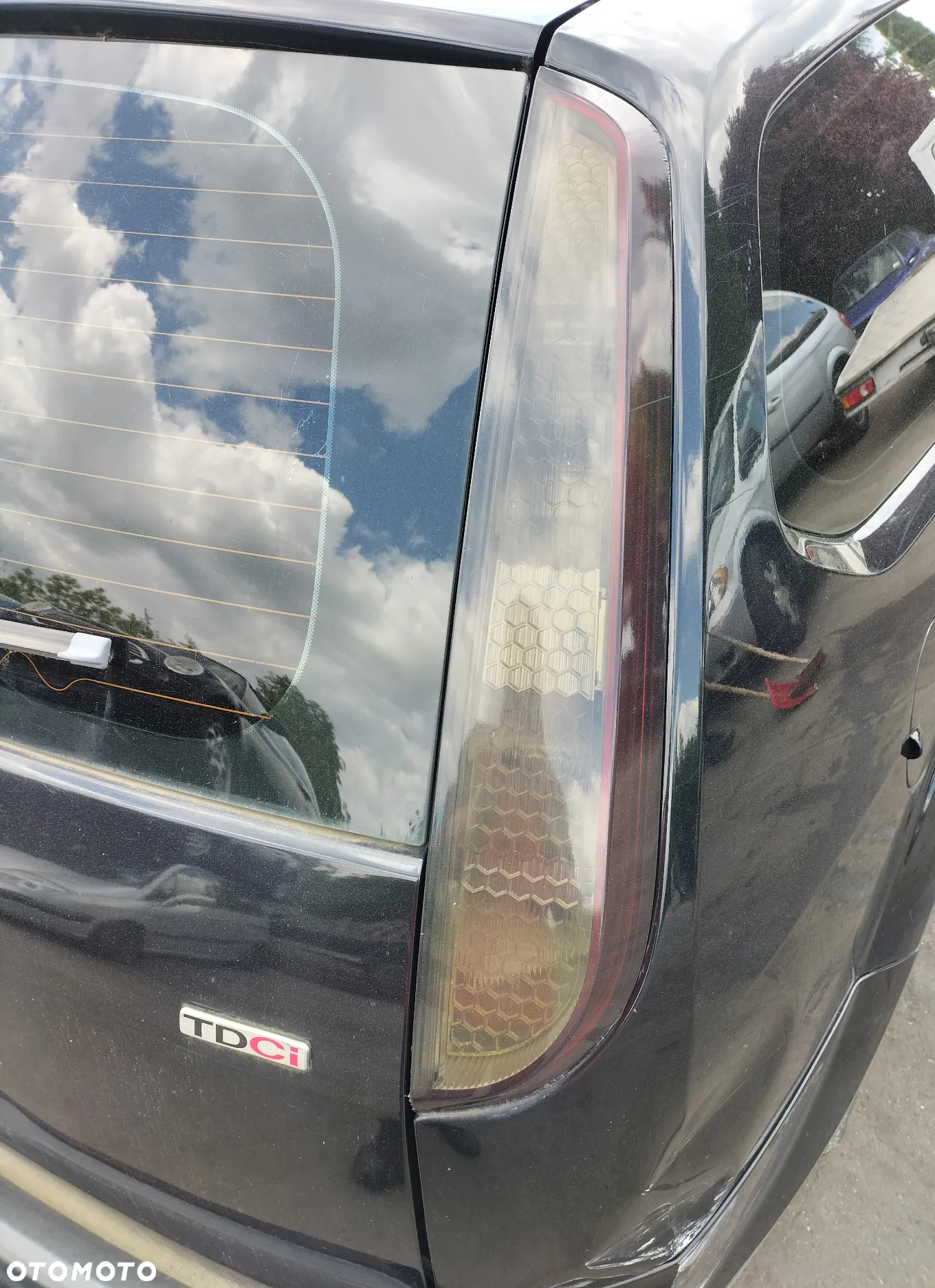 DRZWI PRAWE PRZÓD FORD FOCUS MK2 LIFT KOMBI KOD LAK. F3 - 15