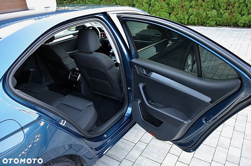 Skoda Superb 2.0 TDI SCR Active DSG - 22