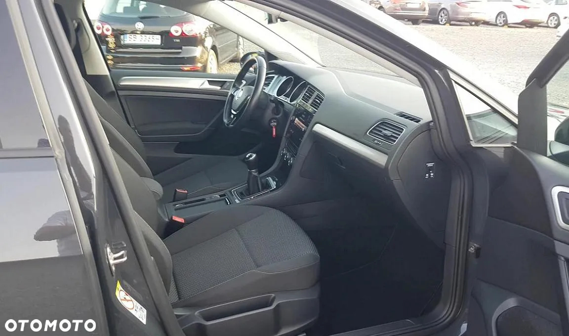 Volkswagen Golf - 31