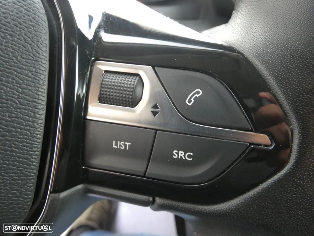 Peugeot 2008 1.2 PureTech Allure Pack - 22