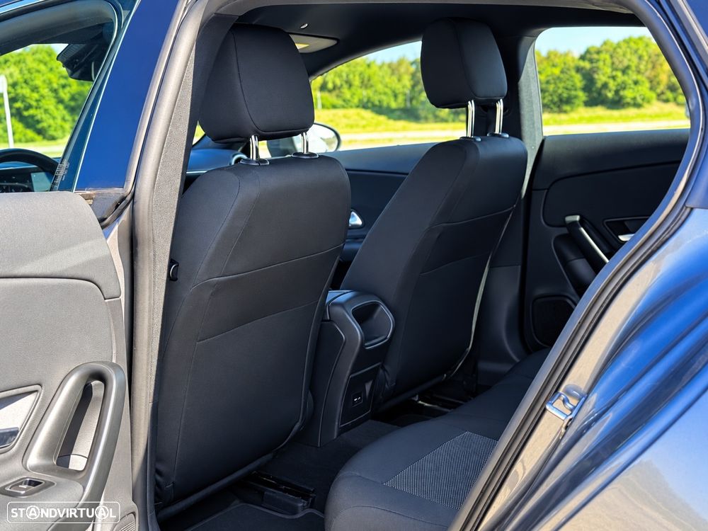 Mercedes-Benz CLA 180 d Shooting Brake Business Solutions Aut. - 22