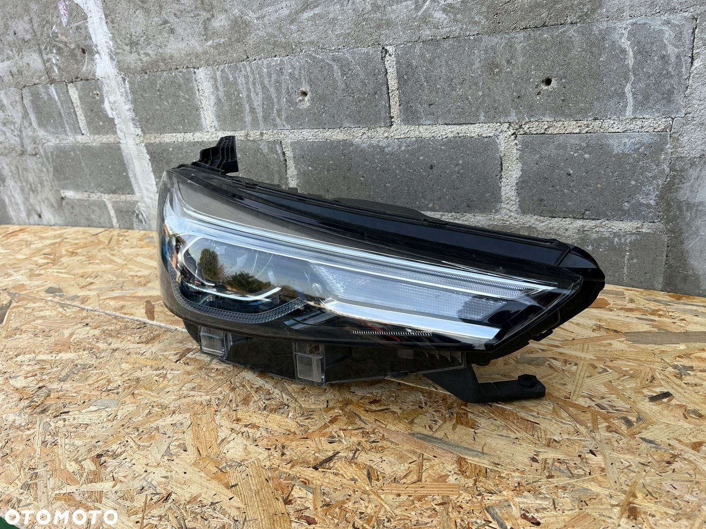 MG MG5 LAMPA PRZÓD PRAWA PRZEDNIA LED 100-40152 10796250 - 3