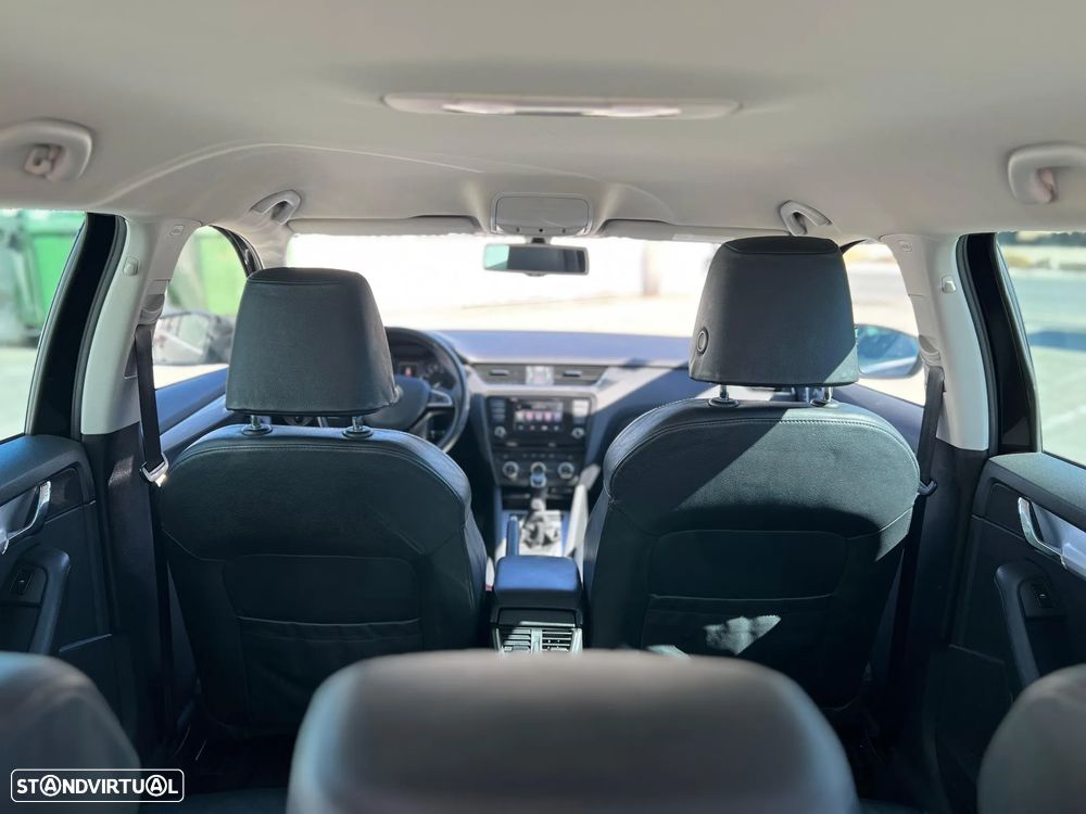 Skoda Octavia Break 1.6 TDI DPF Elegance - 16