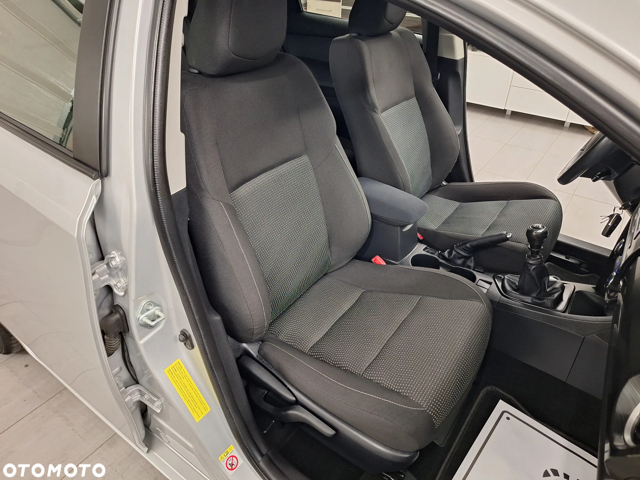 Toyota Auris 1.6 Valvematic Comfort - 27