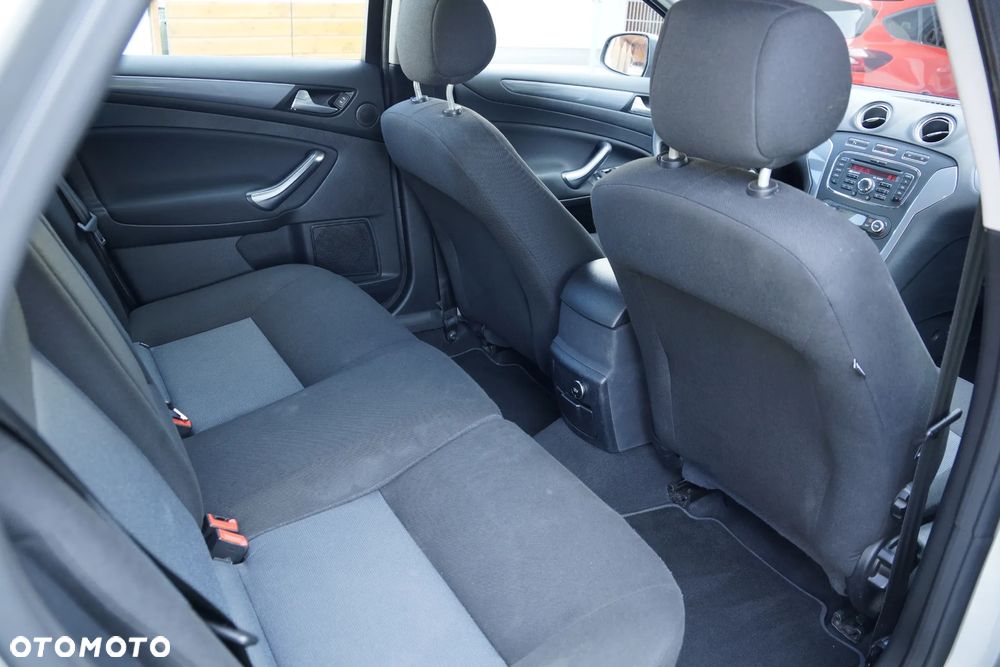 Ford Mondeo 1.6 T Ambiente - 10