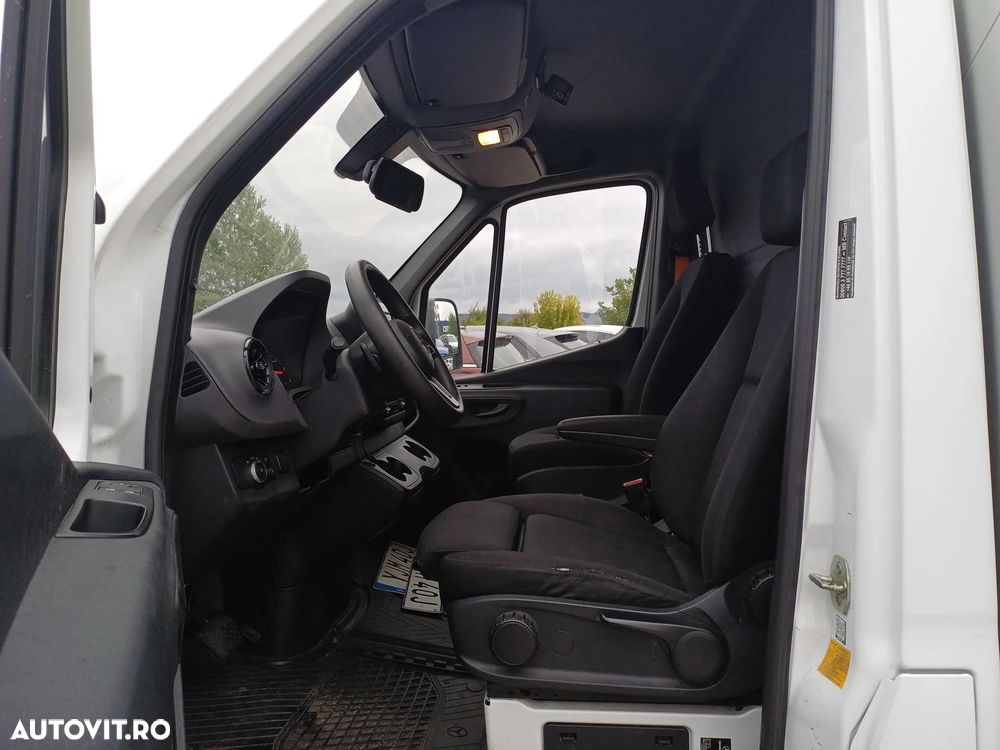 Mercedes-Benz SPRINTER - 13