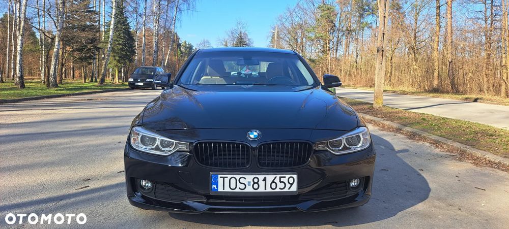 BMW Seria 3 320d xDrive - 11