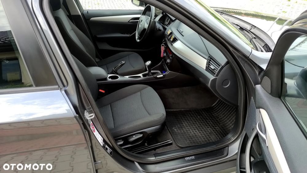 BMW X1 xDrive18d - 29
