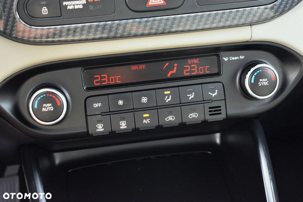 Kia Carens 1.7 CRDi 141 ISG Vision - 29
