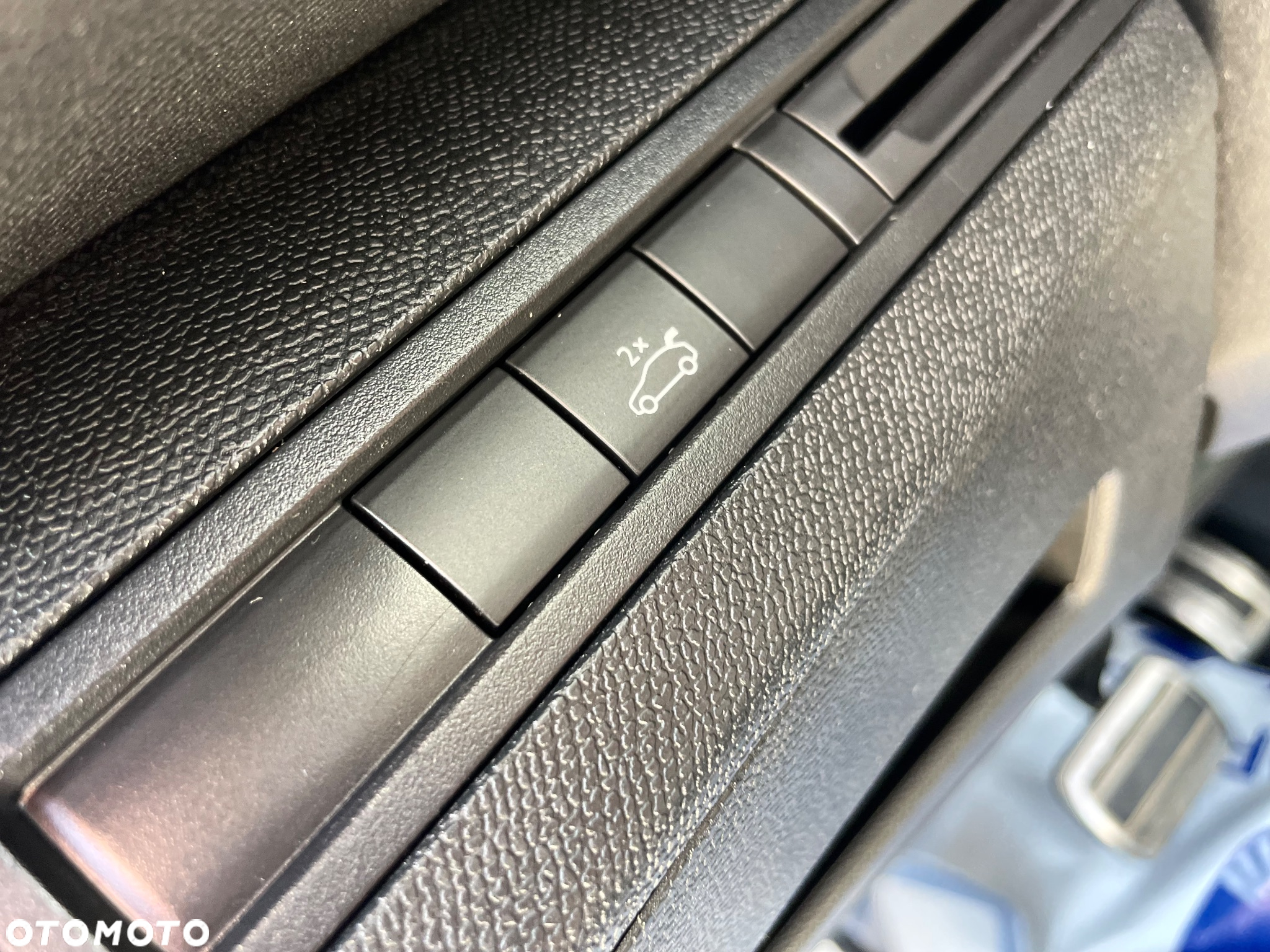 Peugeot 5008 1.6 THP Allure S&S EAT6 - 22