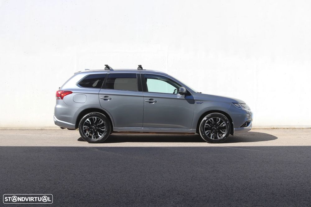 Mitsubishi Outlander - 33