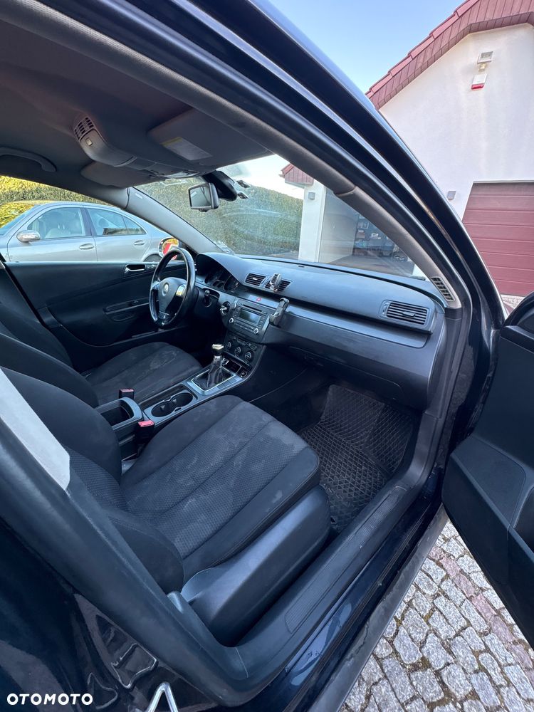 Volkswagen Passat 1.9 TDI DPF Trendline - 16