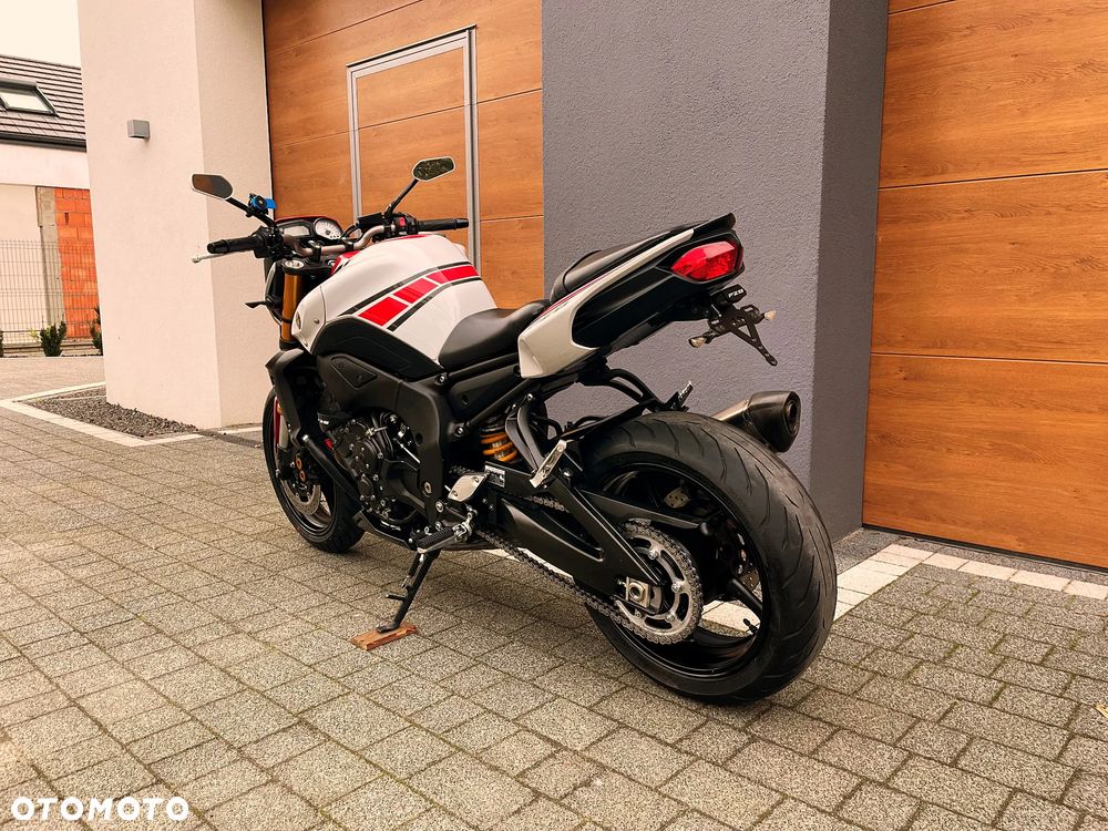 Yamaha FZ8 - 7