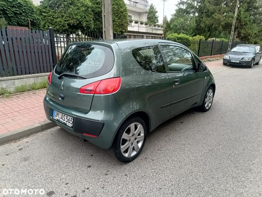 Mitsubishi Colt - 10