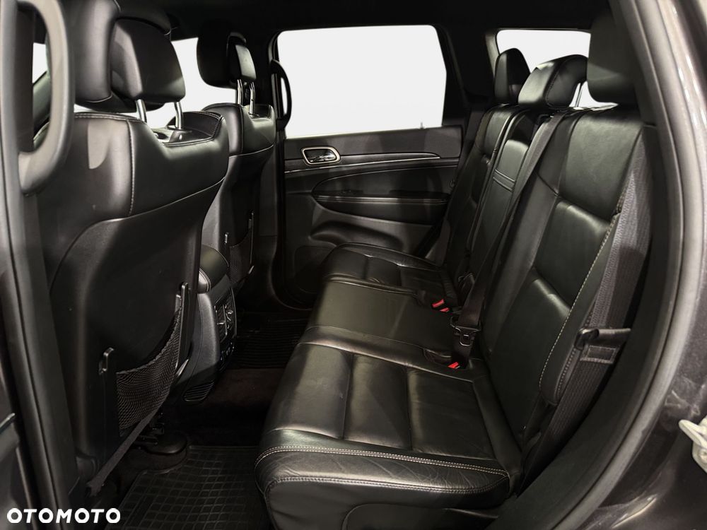 Jeep Grand Cherokee - 25