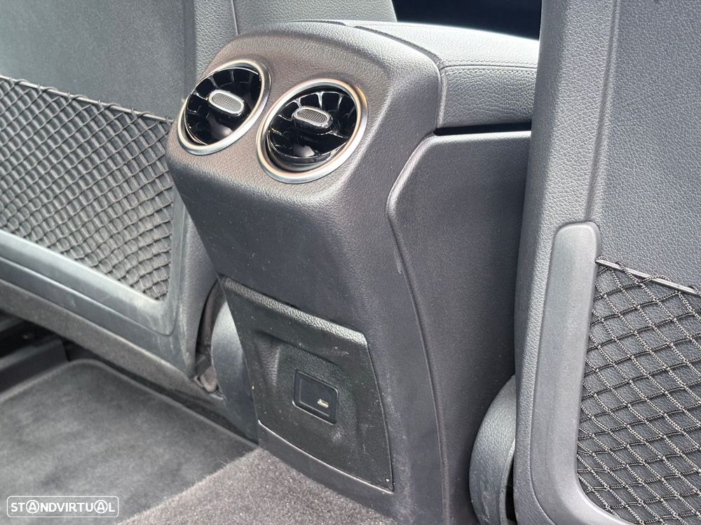 Mercedes-Benz A 250 Limousine e AMG Line - 53