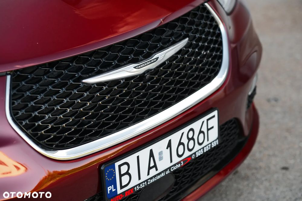 Chrysler Pacifica - 4
