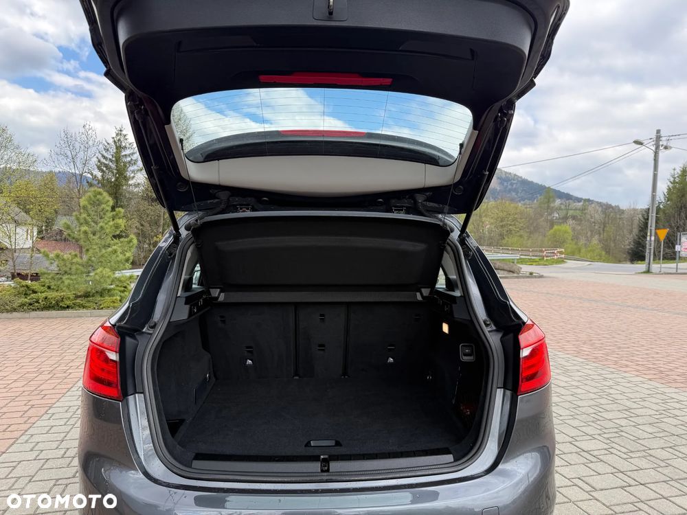 BMW Seria 2 216d - 18
