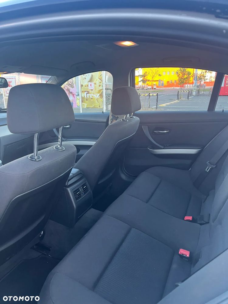 BMW Seria 3 318i - 17