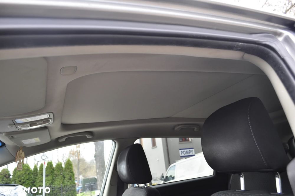 Kia Carens 1.6 GDI Dream Team Edition - 8
