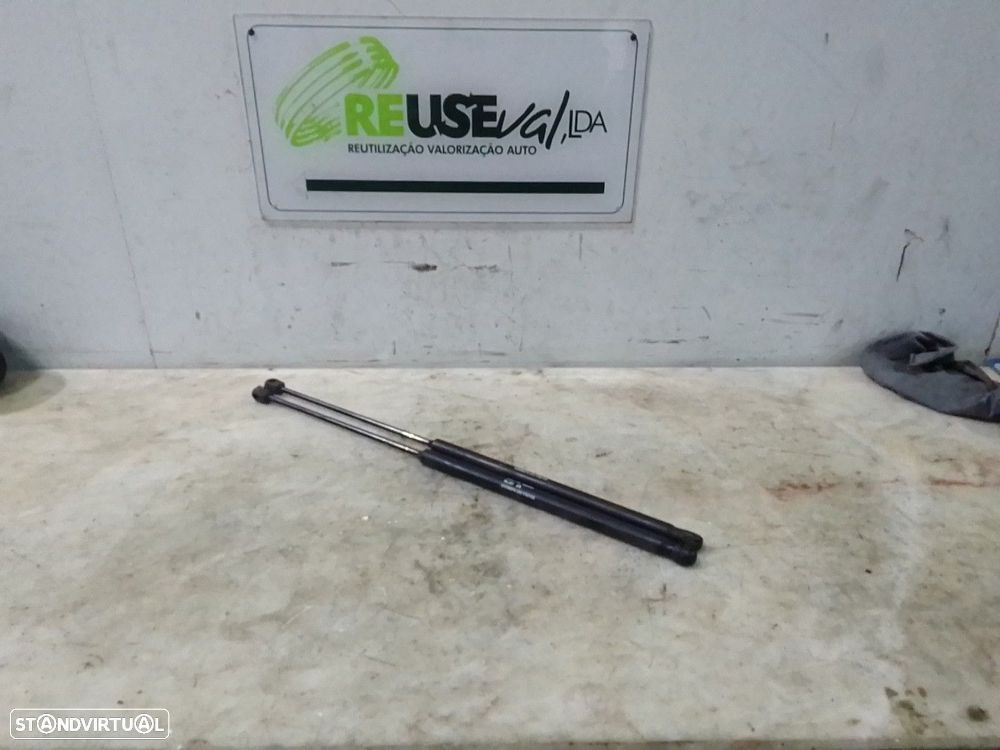 Amortecedor Capot Alfa Romeo 159 Sportwagon (939_) - 1