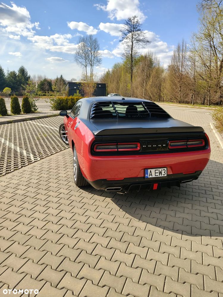 Dodge Challenger - 26
