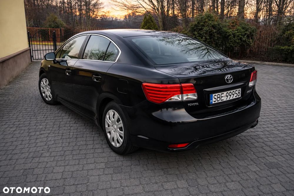 Toyota Avensis 1.6 Active - 13