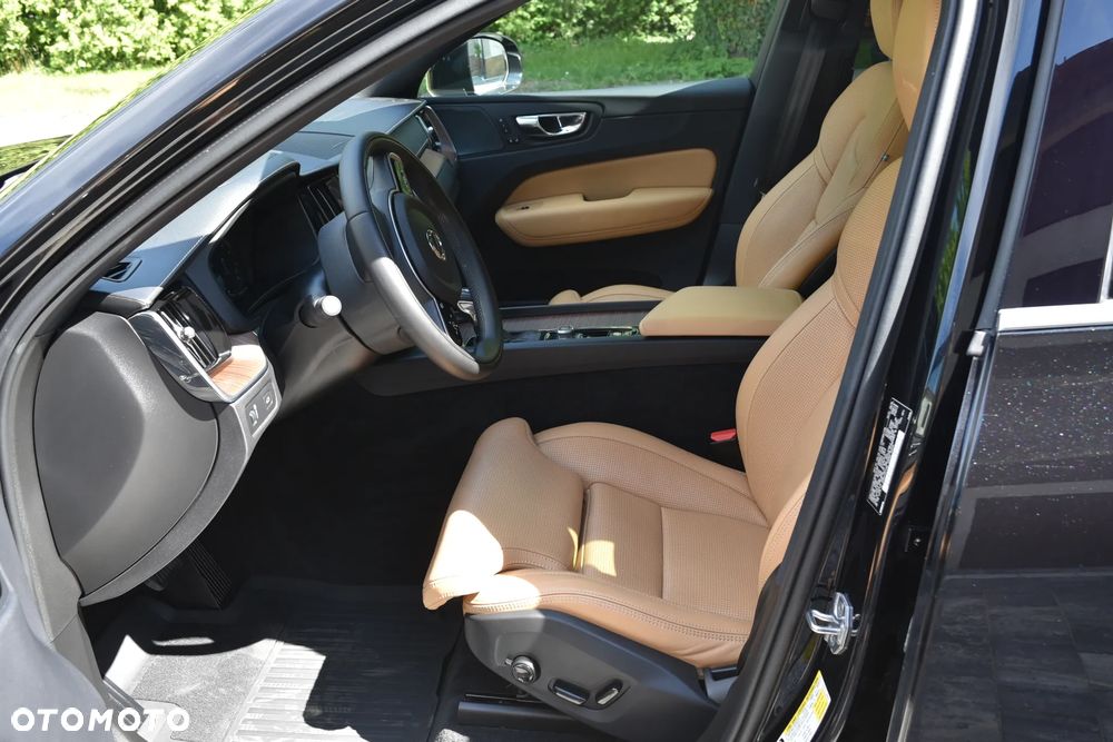 Volvo XC 40 T5 AWD Geartronic Momentum Pro - 18
