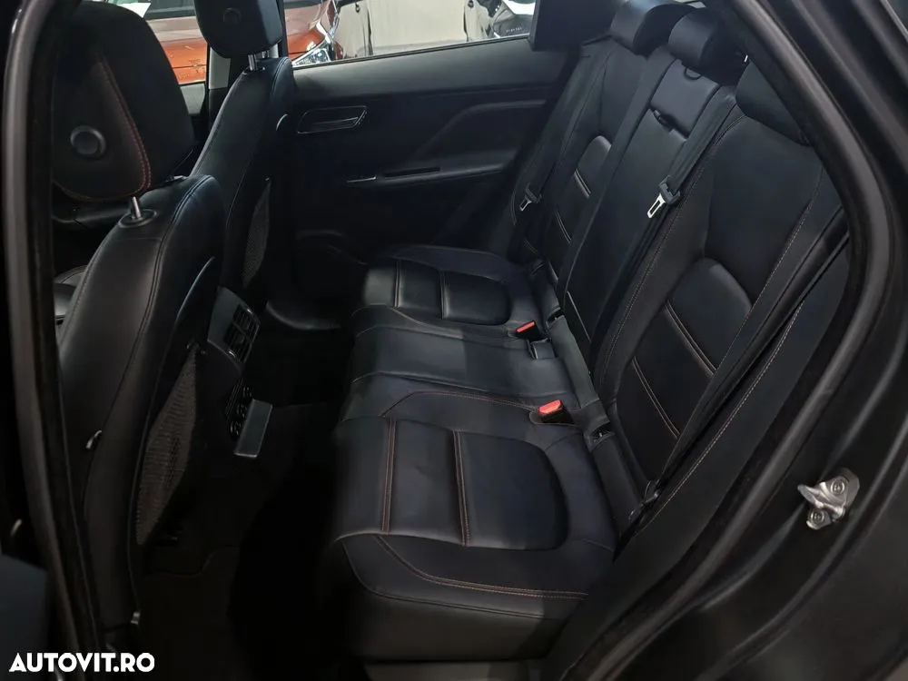 Jaguar F-Pace 20d AWD Aut. Prestige - 29