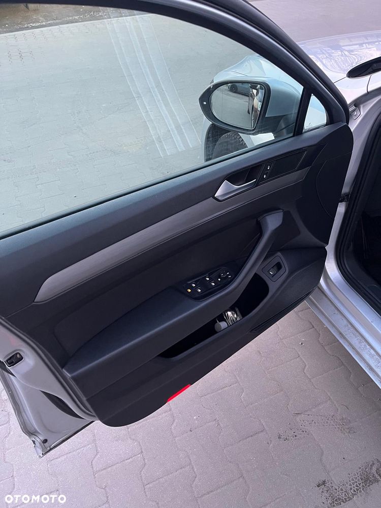 Volkswagen Passat - 10