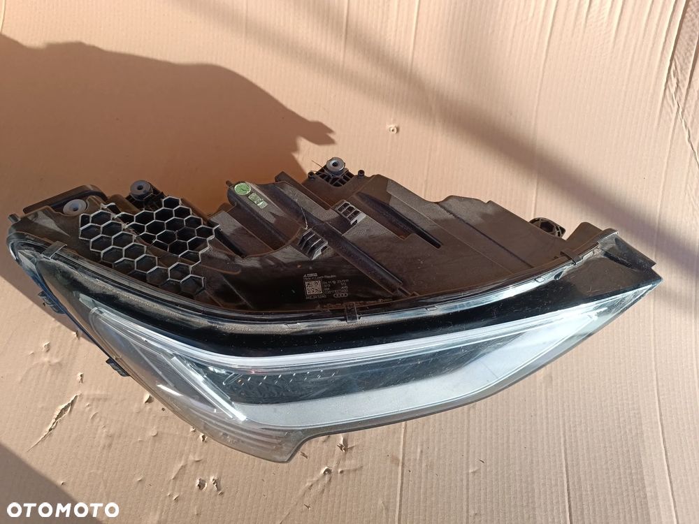 Audi E-Tron lampa  Led 4KE941040 - 2