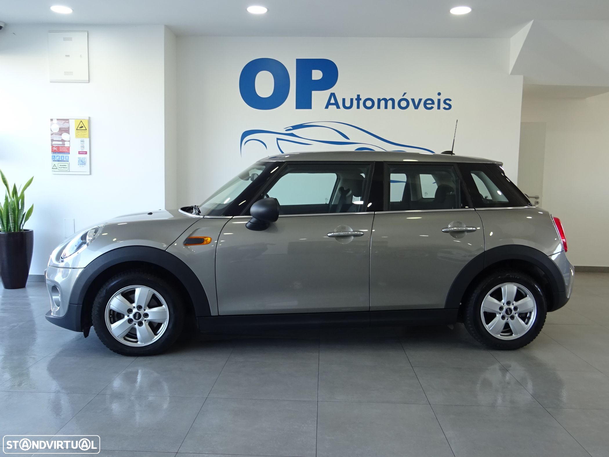 MINI 5 Portas One D - 4