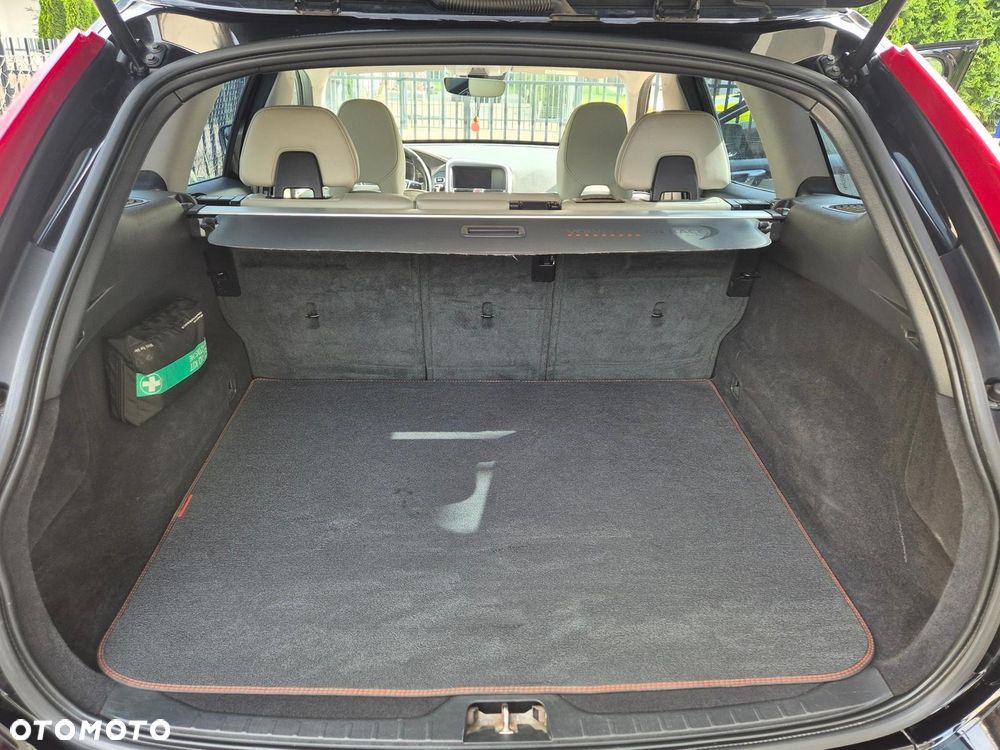 Volvo XC 60 D4 Drive-E Ocean Race - 28