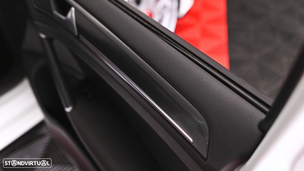 VW Golf GTI 2.0 TSI OPF DSG Performance - 38